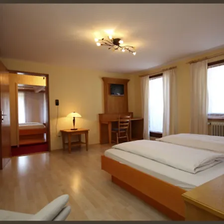 מלון Parkhotel Waldlust 3*